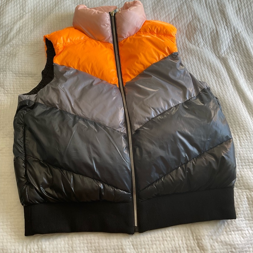 Love and sport winter,summer jacket. sleeveless multicolor.